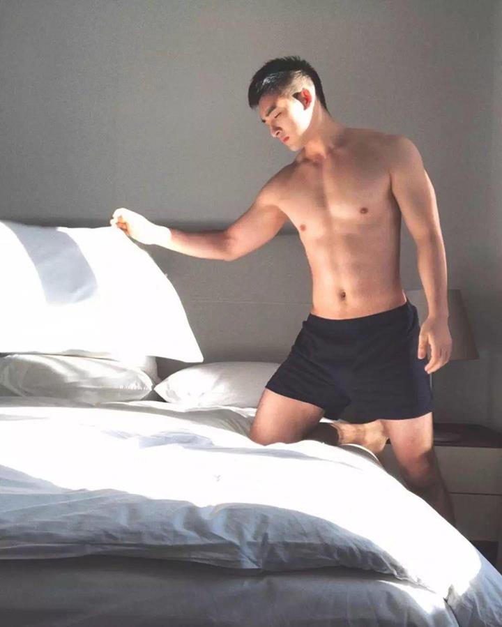 皮肤好的阳光型男帅哥